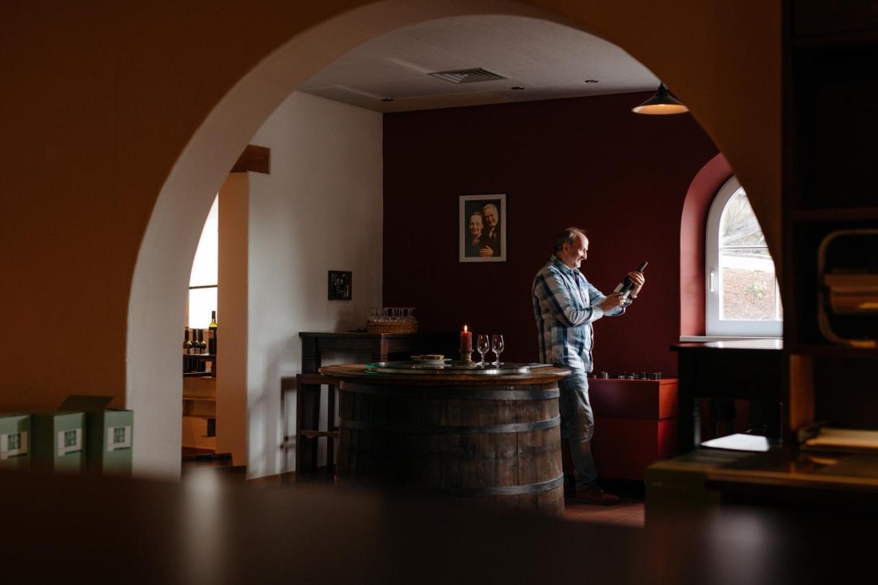 Consulat Des Weins Hotell Sankt Martin Exteriör bild