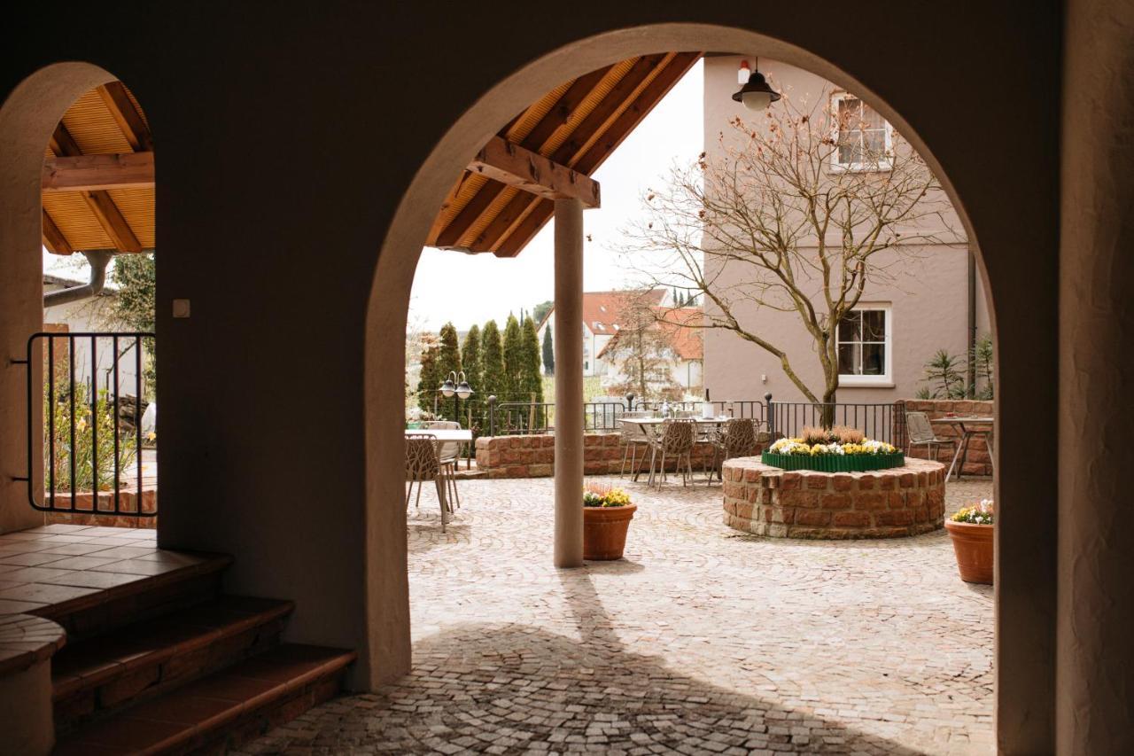 Consulat Des Weins Hotell Sankt Martin Exteriör bild